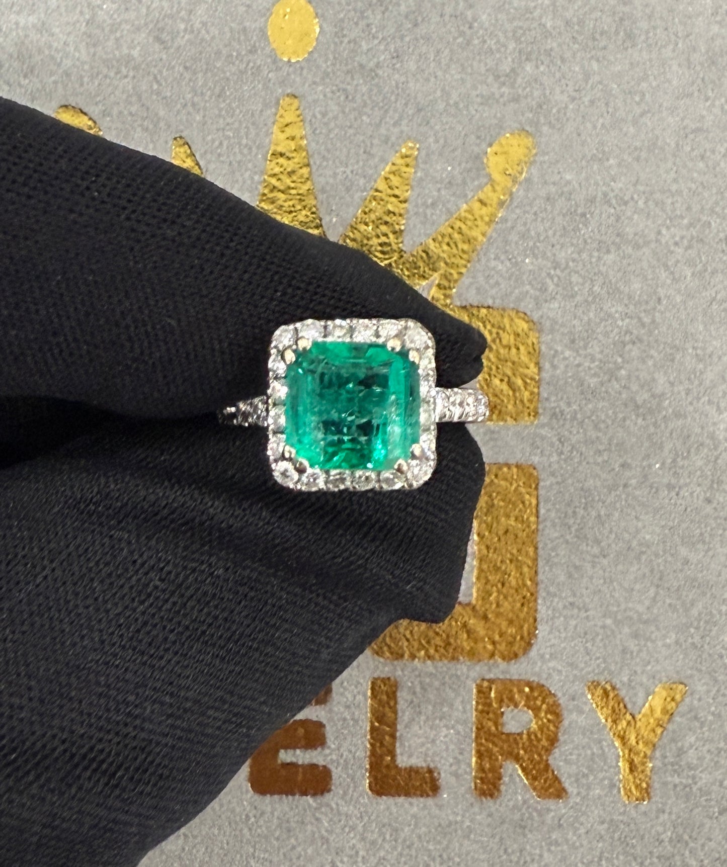 14k natural emerald 2.12ct & natural diamonds white gold