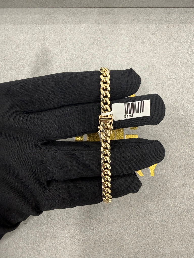 Cubanlinks bracelets 10k Size 6mm Weight 18.5g