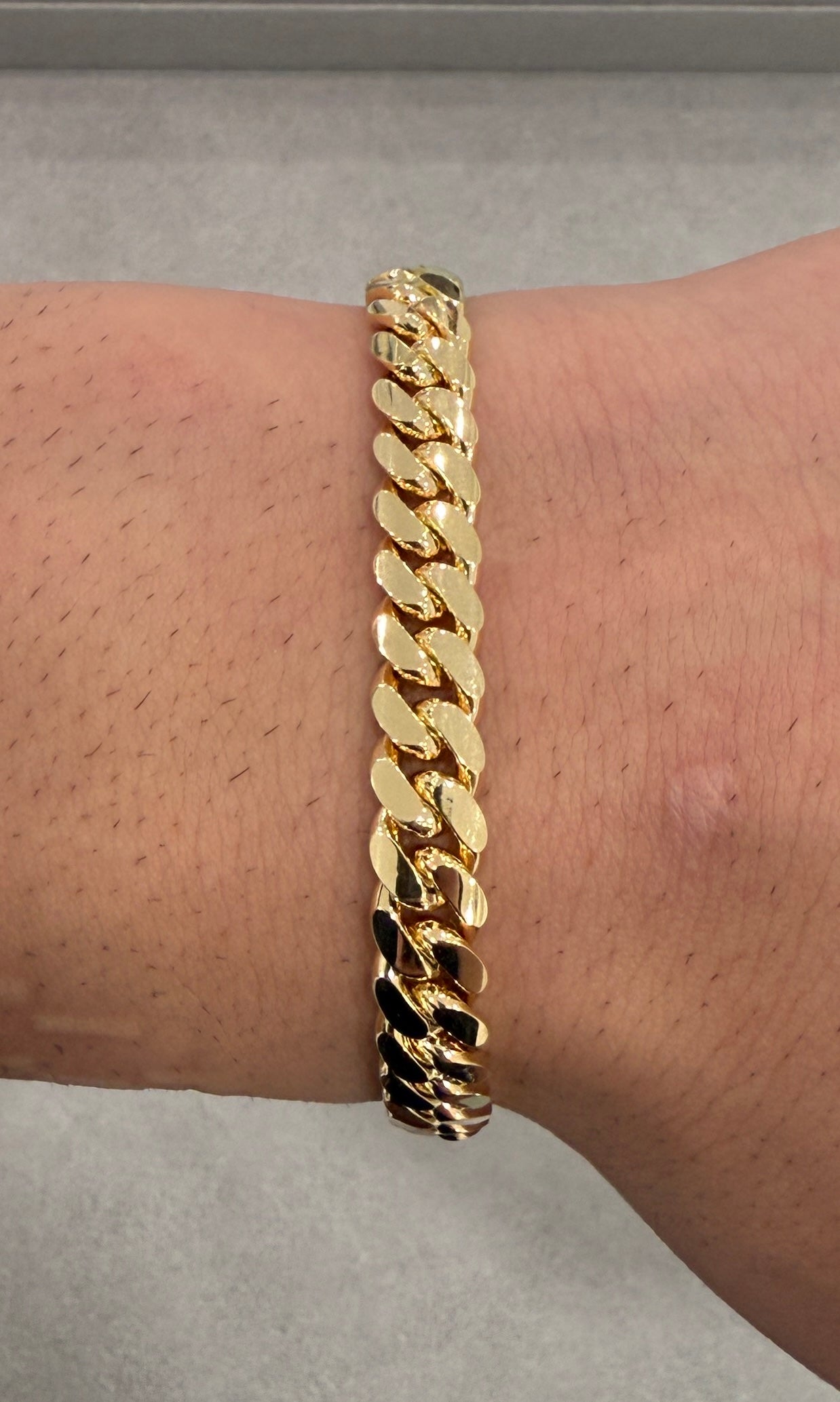 10k solid Cuban link bracelet 7.5-8mm estimated weight 36g