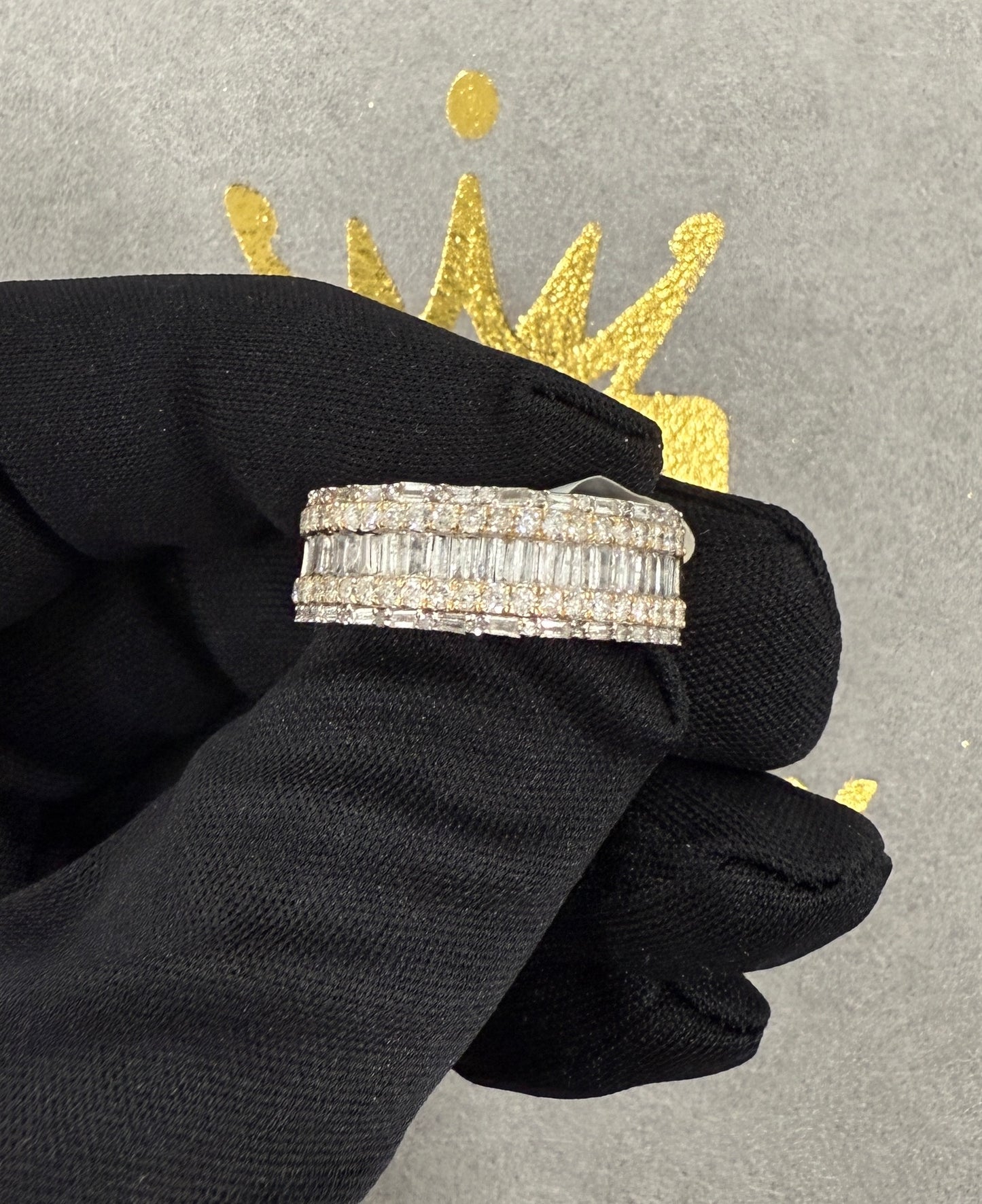 14k yellow gold with natural diamonds baguettes and round 1.53ct