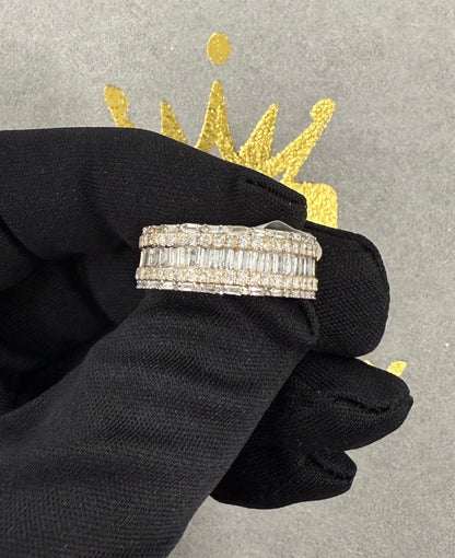 14k yellow gold with natural diamonds baguettes and round 1.53ct